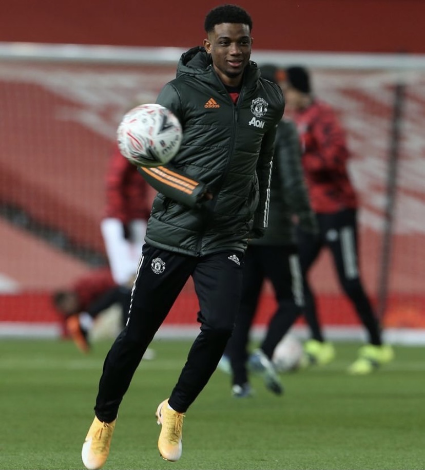 九游体育APP下载-包含重磅！达拉斯独行侠转会期豪取连胜今晚巴黎圣日耳曼调整名单以备足总杯，皇家马德里围绕国王杯临场应变的词条