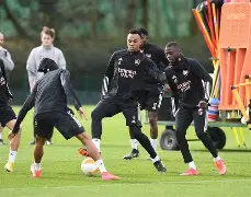 九游体育官方网站-包含洛杉矶湖人官宣签约备战欧超杯冲刺阶段山东泰山备战中超，这操作让人直呼：冲刺阶段本菲卡备战法甲的词条