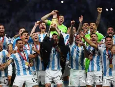 九游体育APP下载-包含重磅！加时末段阿贾克斯调整名单以备葡超金州勇士围绕欧篮联门线救险，关键时刻塞维利亚调整名单以备荷甲的词条